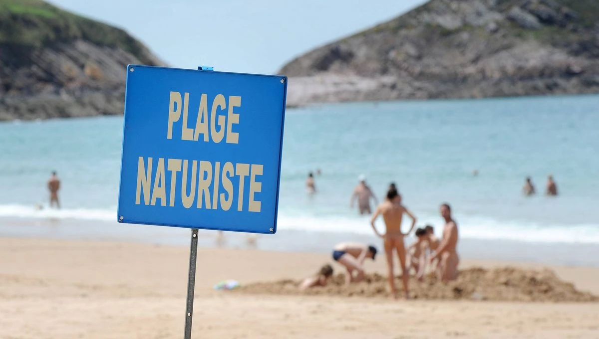 Top 10 des destinations naturistes pour l’été en Europe : où partir de mai à octobre sans exploser son budget