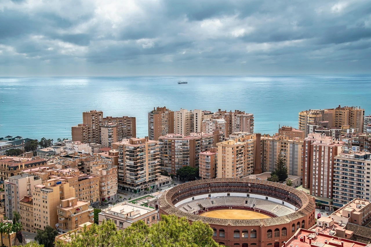 ☀️ Vols pas chers Espagne septembre : Barcelone, Valence & Malaga dès 122€ A/R - Miniature 2