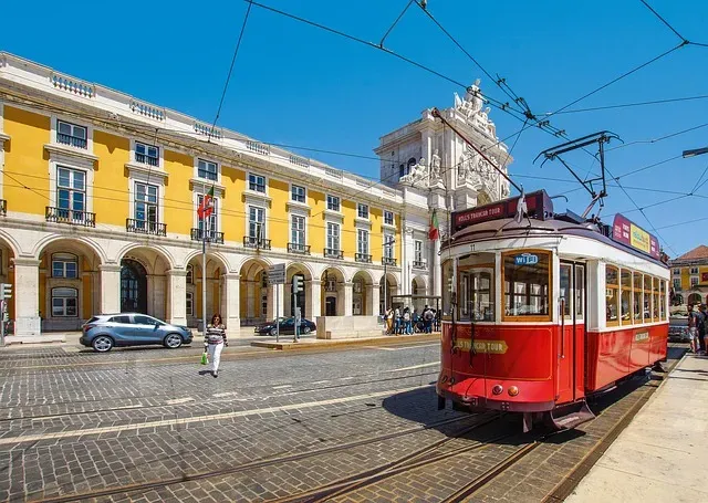 🌴 Top 5 des destinations européennes pour prolonger l’été en septembre et octobre ☀️✈️ - Miniature 5