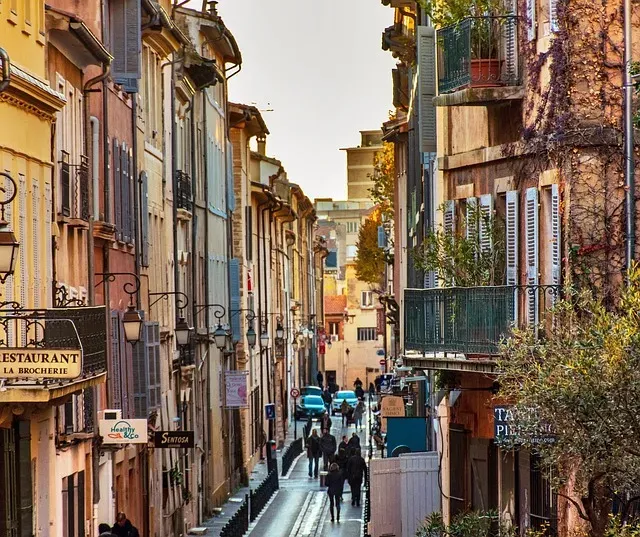 Aix en Provence en août  - Miniature 2