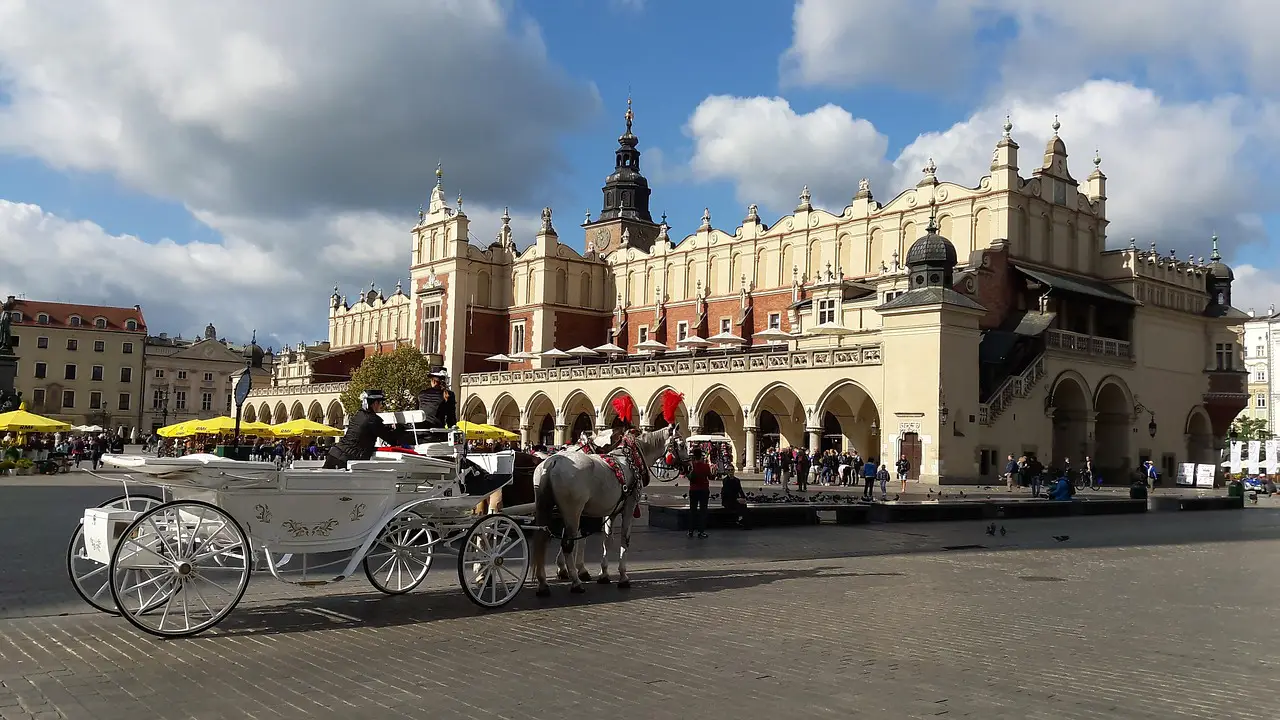 Krakow in May: 3-Day Itinerary, Where to Stay and Budget Tips