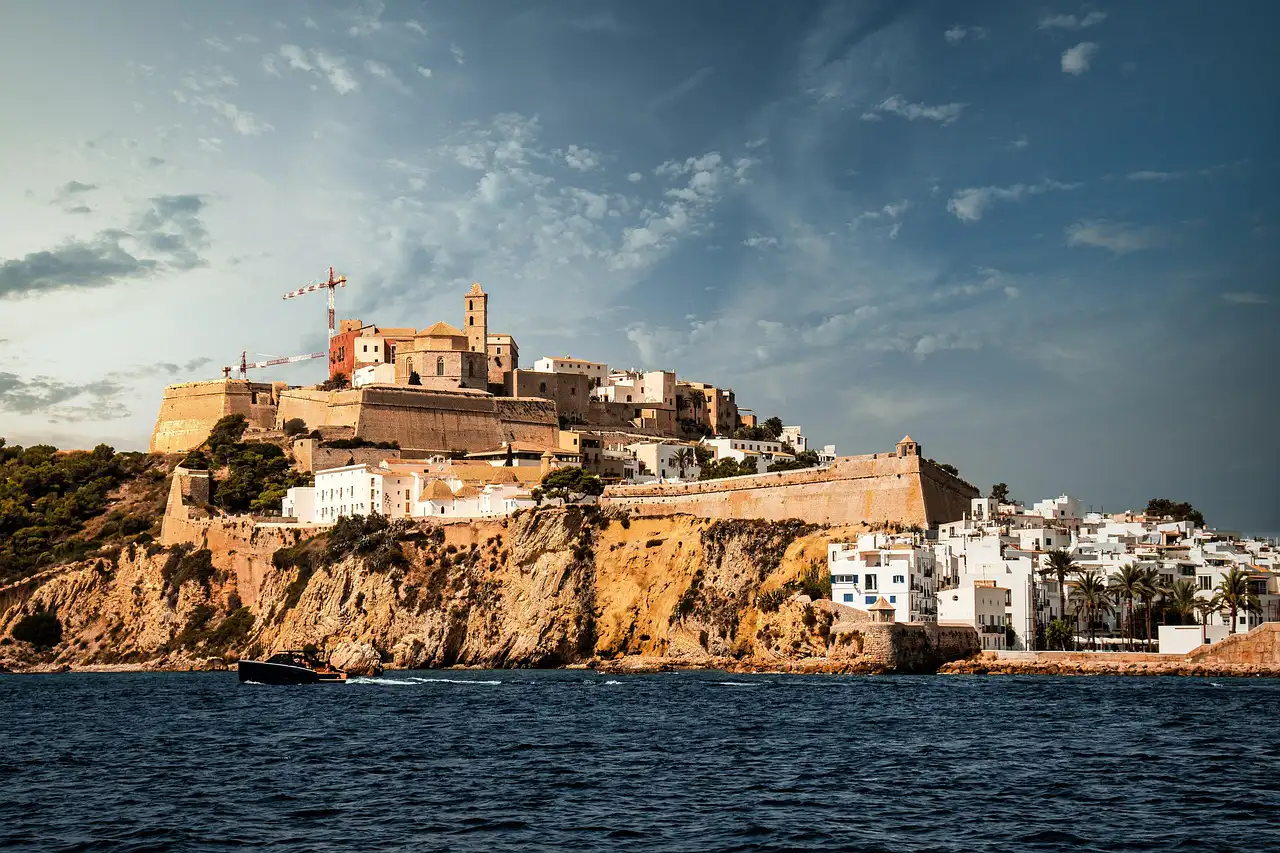 Ibiza dès 35 € A/R au départ de Toulouse - Image 1